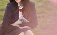 男朋友让我打开腿被他摸